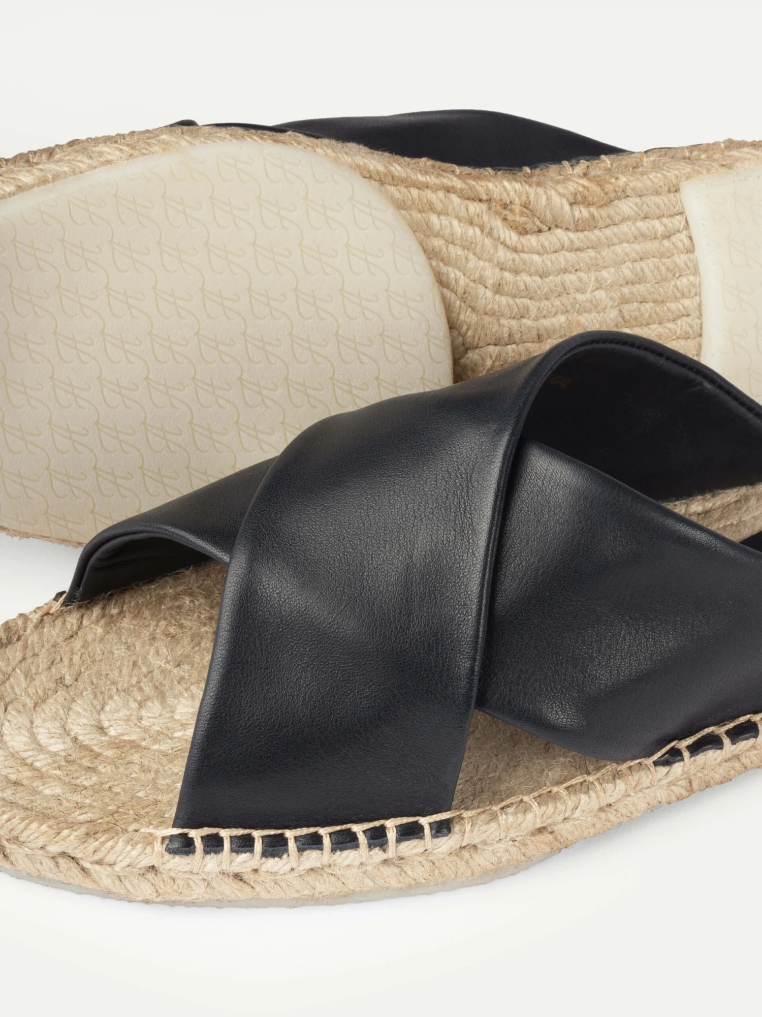Navy Beachside Sandal 5 Navy Beachside Sandal - Image 3