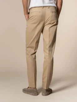 Dark Beige Metropolitan Trousers -Velora Fashion Aurelien city trouser dar beige men 4 scaled