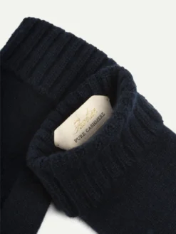 Navy Wintertime Gloves -Velora Fashion Aurelien gloves cashmere navy men women 2 a562df11 69c3 4210 980b c20c7bdf098c scaled