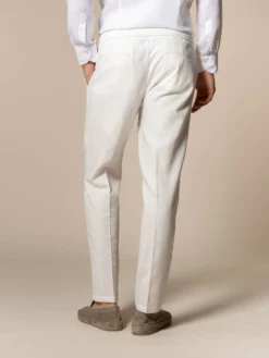 Ecru Linen Seaside Trousers -Velora Fashion Aurelien seaside trouser linen men ecru13 scaled