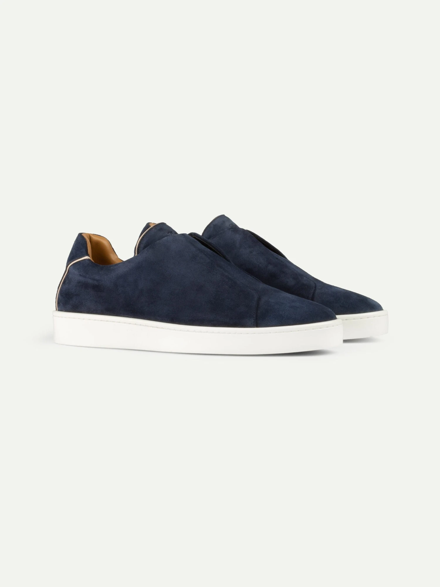 Navy AUR3 Sneaker 3 Navy AUR3 Sneaker