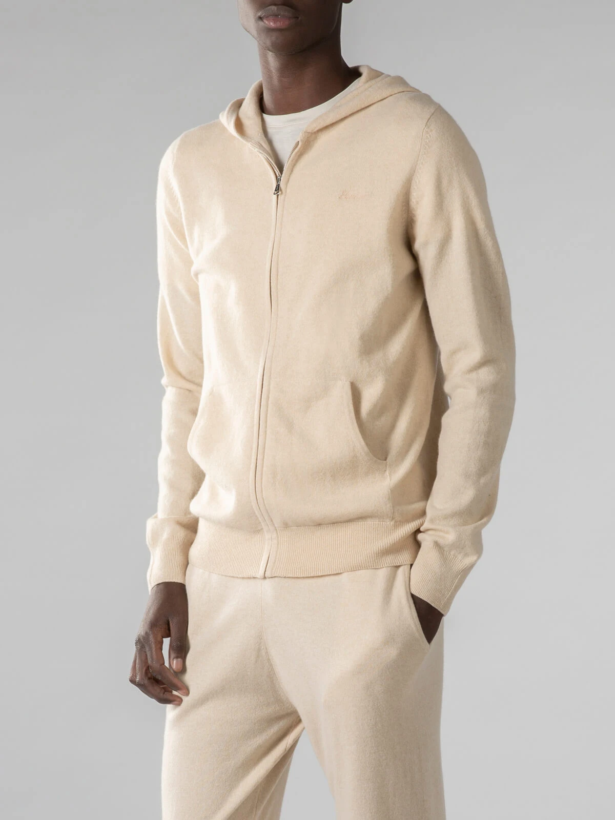 Light Beige Zipper Vest 4 Light Beige Zipper Vest - Image 2